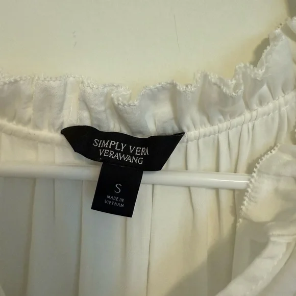2/$30 Simply Vera Vera Wang Off White Pleated Neck Sleeveless Blouse Size Small - Picture 5 of 7